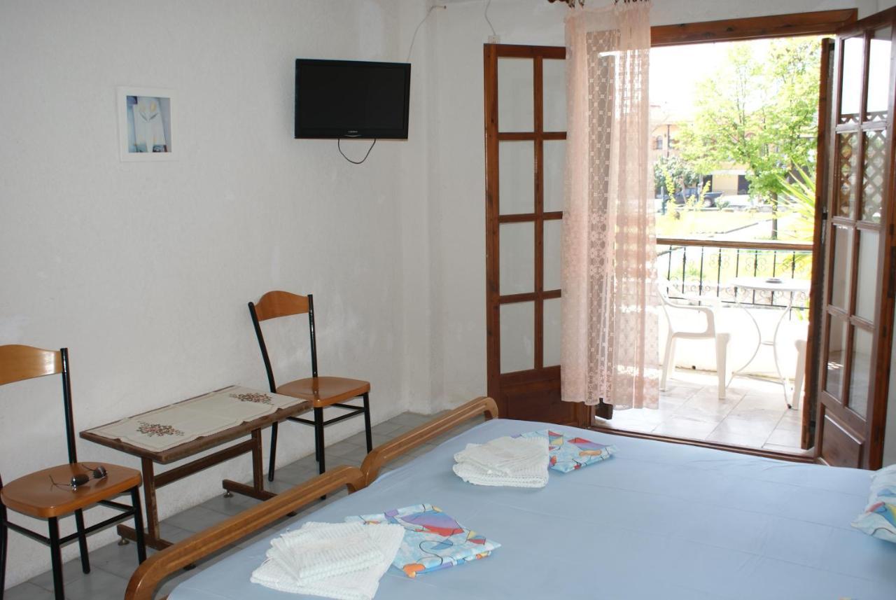 Hotel Agni -Enoikiazomena Diamerizmata Kallithea  Dış mekan fotoğraf