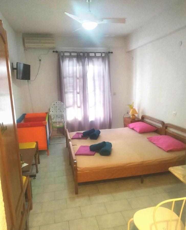 Hotel Agni -Enoikiazomena Diamerizmata Kallithea  Dış mekan fotoğraf